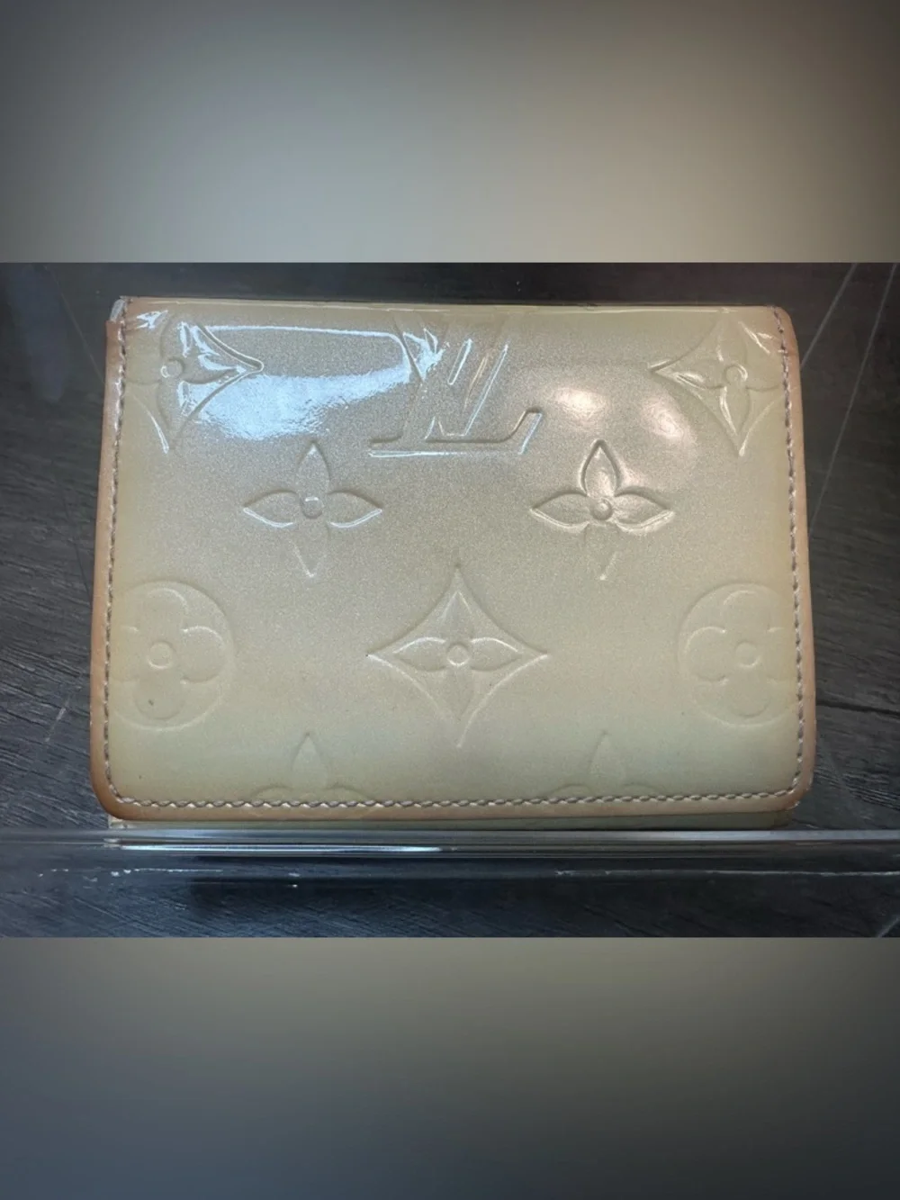 Louis Vuitton Vernis Beige Card Wallet